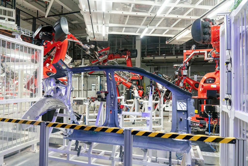 Tesla, Texas Giga Factory, Robot Malfunction